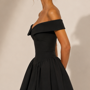 Noir Étoile Dress